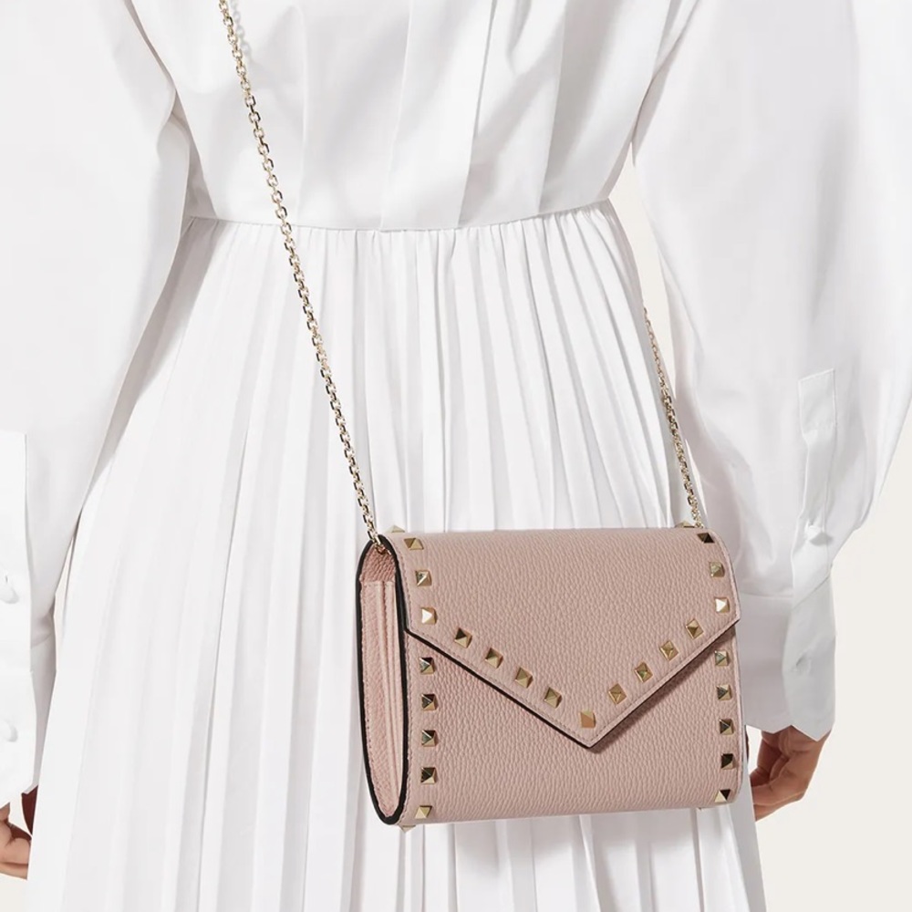 Valentino Garavani rockstud wallet on chain